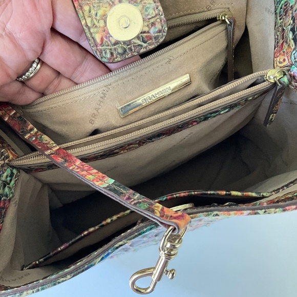 BRAHMIN Amelia Melbourne Large Bucket Bag Embossed Croc NEW CONDITION - Picture 4 of 12